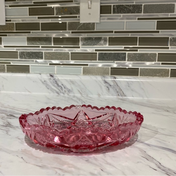 Vintage Pink Glass Decorative Dish candy‎ dish catch all - Picture 2 of 10